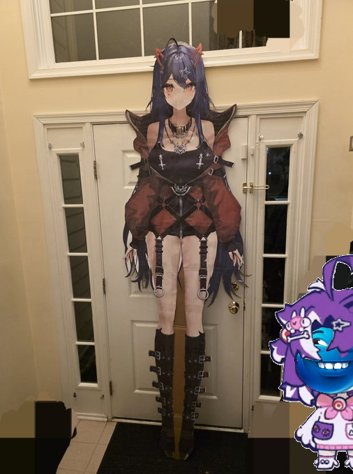 _Strider10_'s tweet image. Watch out somebody is lurking and trying to get Numi to cosplay Ada Wong or dress in goth outfits! 🫣