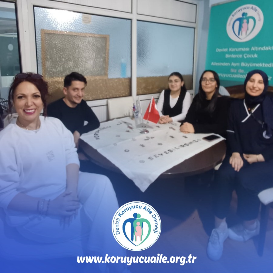 Pamukkale Üniversitesi'nden gençlerimizle derneğimizde bir araya gelerek, 19 Nisan’da gerçekleştireceğimiz farkındalık yemeği öncesinde kapsamlı bir planlama toplantısı gerçekleştirdik.