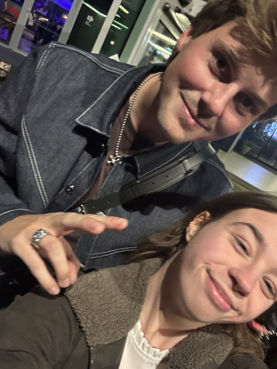 sanne🪽 tweet media