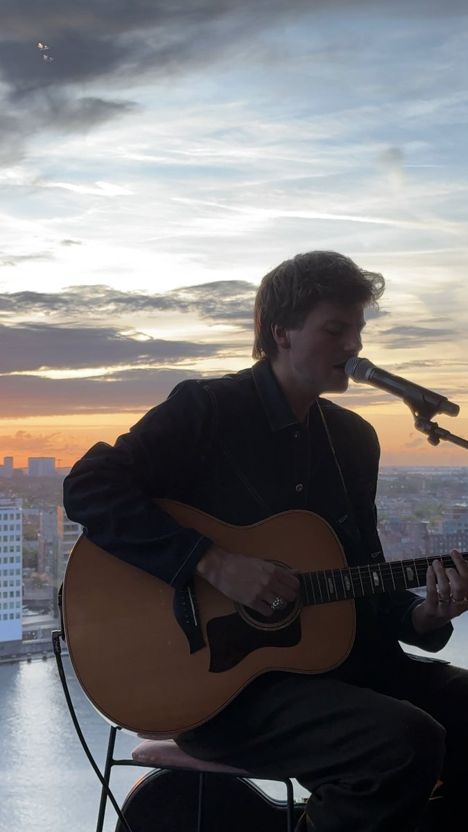 sanne🪽 tweet media