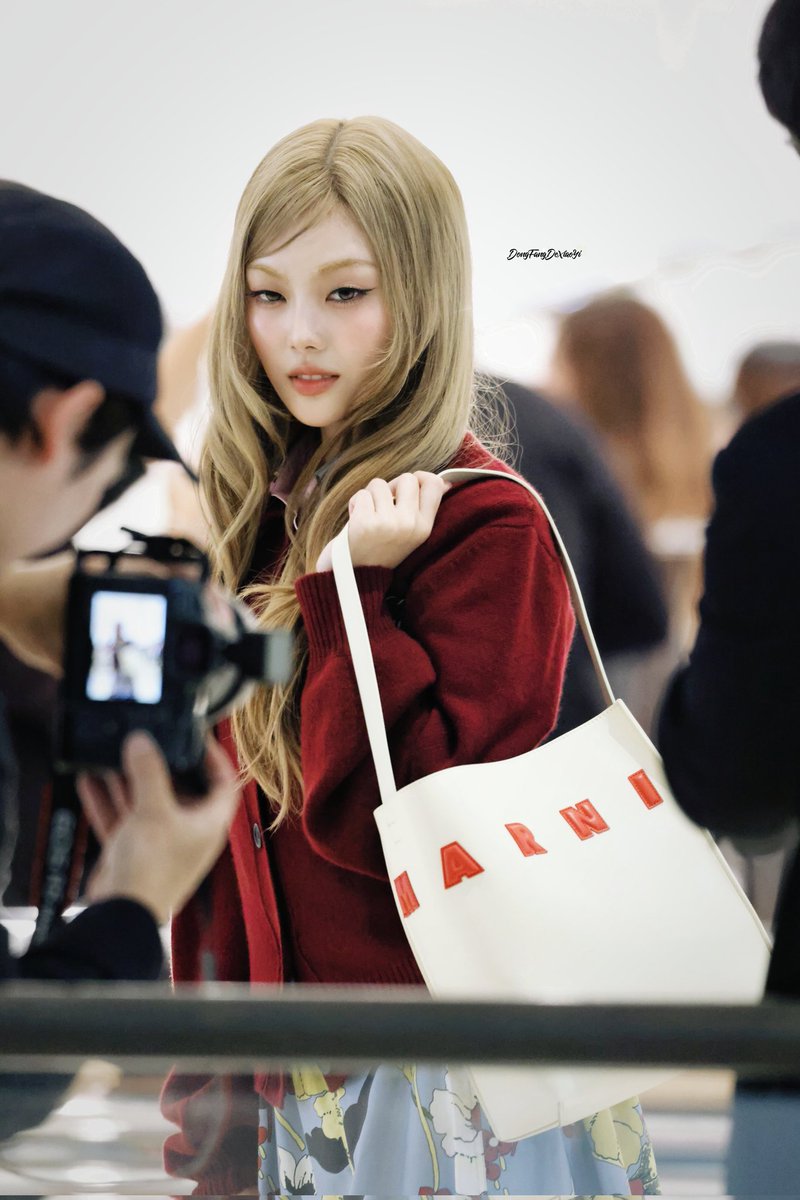 DongFangDeXiaoYi tweet media