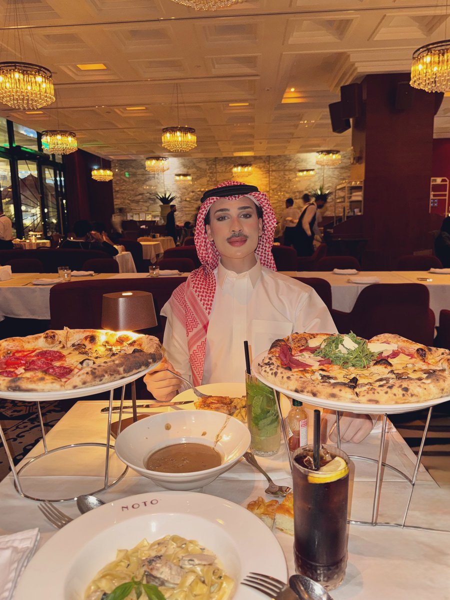 Elie إيلي tweet media