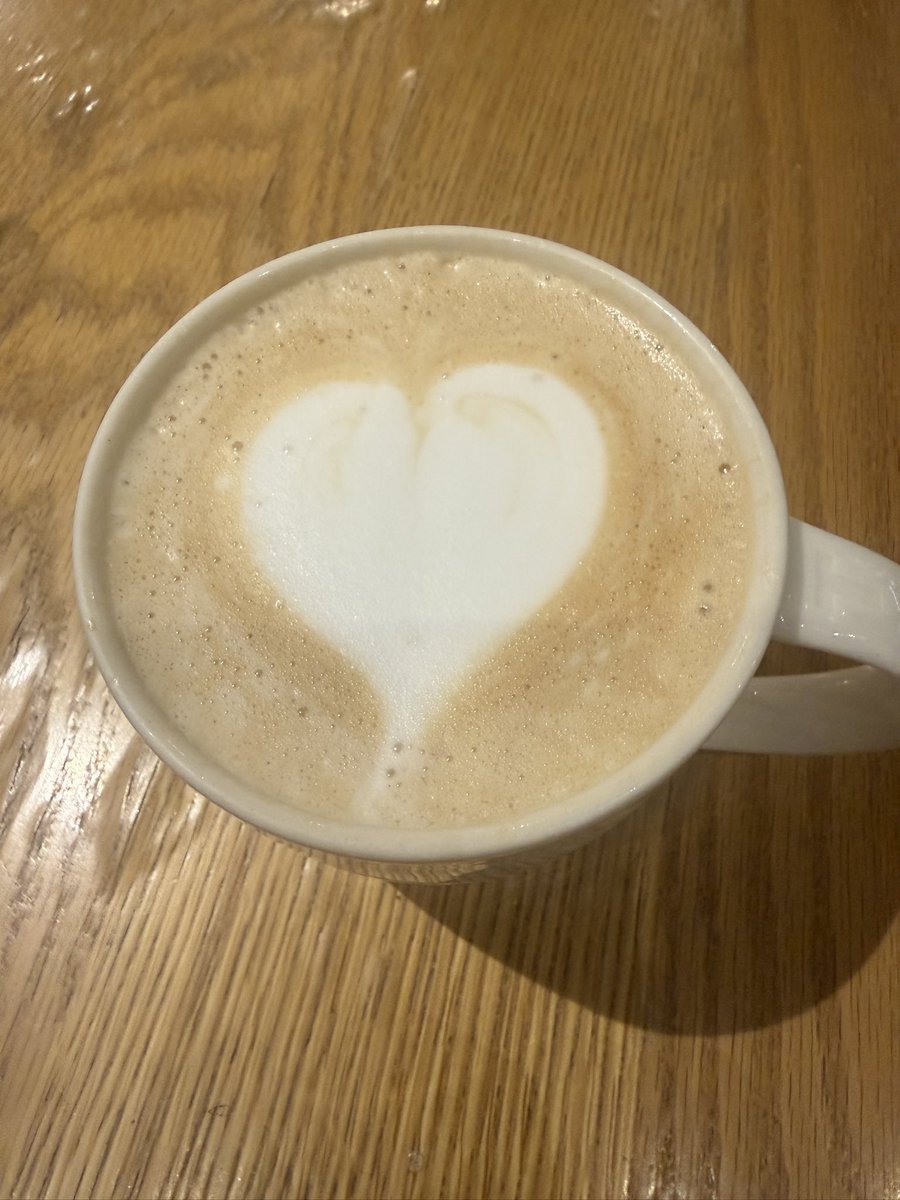 ki34cozy's tweet photo. 4月で歳とるので改めて自己紹介
名前➠cozy
性別➠男
年齢➠63歳（4/27付）
住み➠東京
愛車➠BMW F900R、HONDA CL250e-クラッチ、exs1 TKG（特定原付）
趣味➠テニス
一言➠バイク、⚾️、⚽️、政治社会など色々呟きます。😂
プロ野球➡︎ちなヤク（箱推し）

#バイク乗りとして自己紹介
#バイク乗りとして軽く自己紹介 
#バイク乗りと繋がりたい