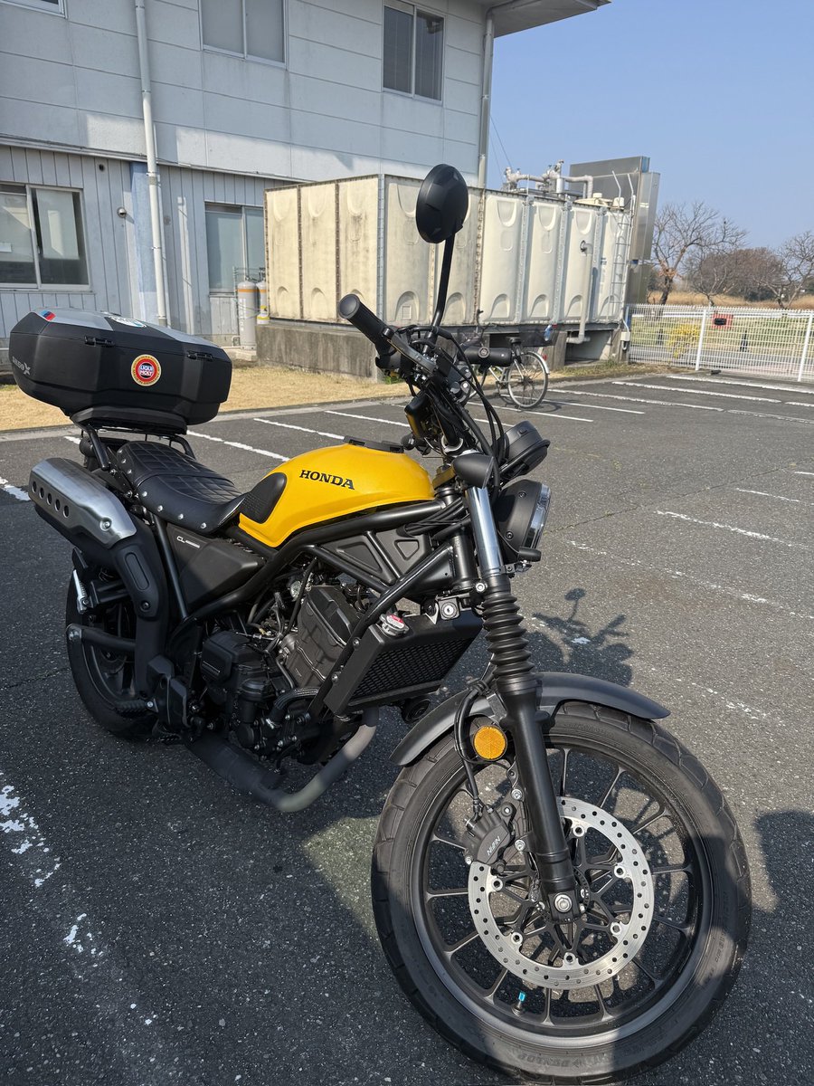 ki34cozy's tweet photo. 4月で歳とるので改めて自己紹介
名前➠cozy
性別➠男
年齢➠63歳（4/27付）
住み➠東京
愛車➠BMW F900R、HONDA CL250e-クラッチ、exs1 TKG（特定原付）
趣味➠テニス
一言➠バイク、⚾️、⚽️、政治社会など色々呟きます。😂
プロ野球➡︎ちなヤク（箱推し）

#バイク乗りとして自己紹介
#バイク乗りとして軽く自己紹介 
#バイク乗りと繋がりたい