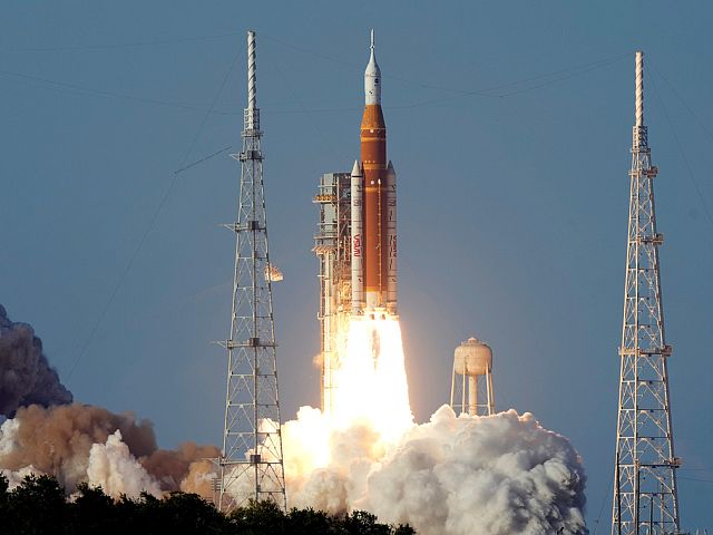 Космический корабль Orion с четырьмя астронавтами на борту стартовал к Луне.
Запуск был осуществлён ПЕРВОГО АПРЕЛЯ в 18:35 по времени Восточного побережья США.
Так мы и поверили🤣