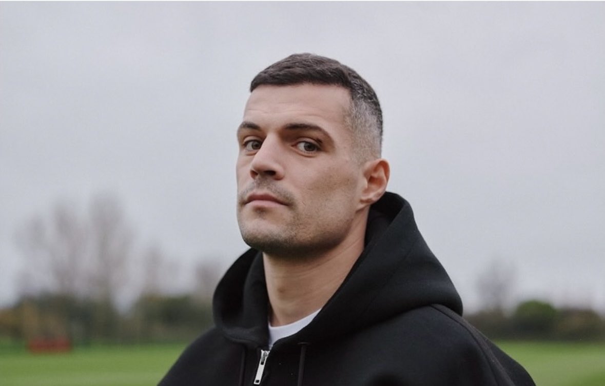 XHAKA vuelve a las convocatorias y entrenamientos después de semanas
“ME DIJO QUE TIENE UN PROBLEMA CON LOS THERIANS…”
#FUERZAXHAKA