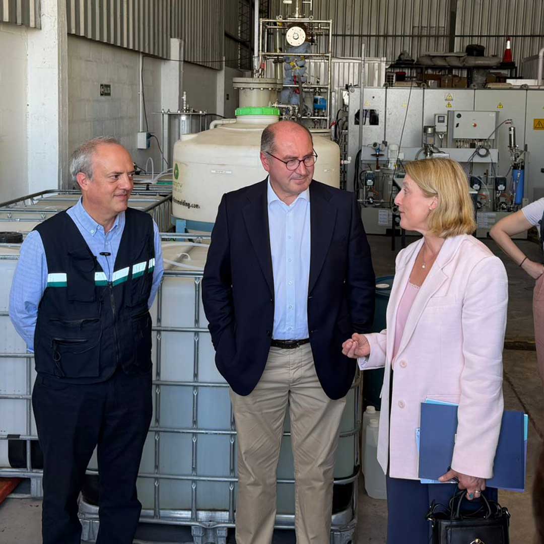 ep_diplomacy's tweet photo. Last day of #DMER mission to  🇦🇷 Argentina! MEPs met with Salta's governor @GustavoSaenzOK, and Salta's Cámara de Diputados @camdipsalta President @tutyamat, exchanging on Salta's development, #lithium extraction and how to combine it with the protection of the #environment and local communities. 

👷‍♀️ Site visits to EU lithium processing companies @GroupeEramet and @Adionics complemented the conversations on critical minerals, with a final meeting on @fgranchaco "Impacto Verde" project, working find innovative solutions for the #sustainable development of Northern Argentina. 

#parliamentarydiplomacy

@Evelyn_Regner @oagirregoitia @HerbertDorfmann @HlderSousaSilv1 @DavorIvoStier @UdoBullmann @saskiabricmont @ManonAubryFr @BuchheitMarkus @PacoMillanMon @UEenARG @GobiernoSalta