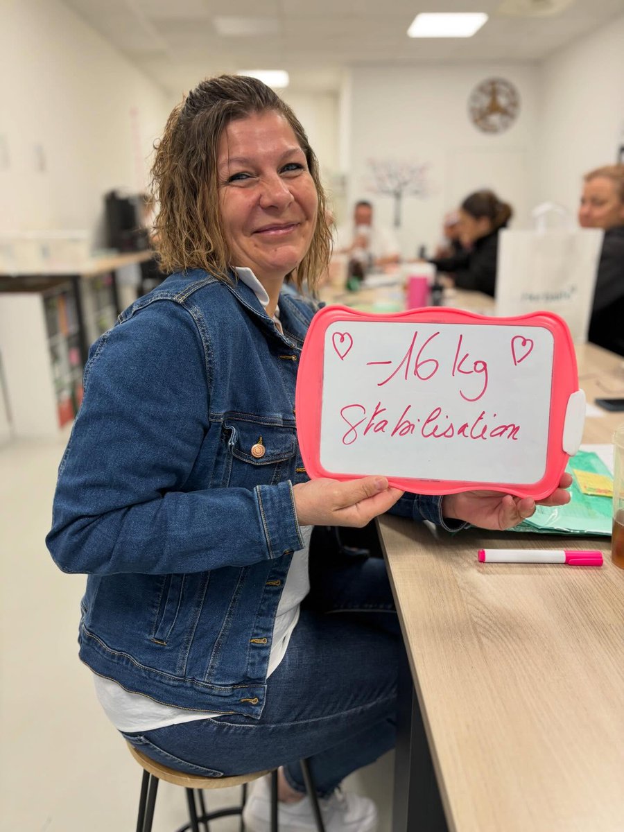 ScienceOlivia's tweet photo. De -16 kg à -25,6 kg... Des résultats magnifiques et des sourires qui en disent long ! Mais après la perte de poids, place au vrai défi : la 𝗦𝗧𝗔𝗕𝗜𝗟𝗜𝗦𝗔𝗧𝗜𝗢𝗡.
#Nutrition #BienEtre #PerteDePoids #Stabilisation #ReequilibrageAlimentaire #Grabels #Montpellier https://t.co/S2PLad6kt4