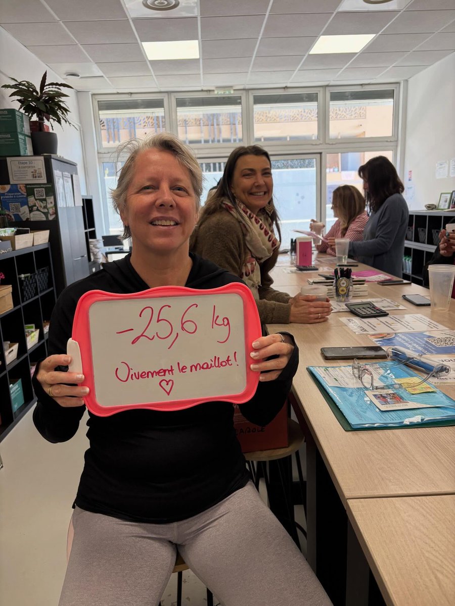ScienceOlivia's tweet photo. De -16 kg à -25,6 kg... Des résultats magnifiques et des sourires qui en disent long ! Mais après la perte de poids, place au vrai défi : la 𝗦𝗧𝗔𝗕𝗜𝗟𝗜𝗦𝗔𝗧𝗜𝗢𝗡.
#Nutrition #BienEtre #PerteDePoids #Stabilisation #ReequilibrageAlimentaire #Grabels #Montpellier https://t.co/S2PLad6kt4