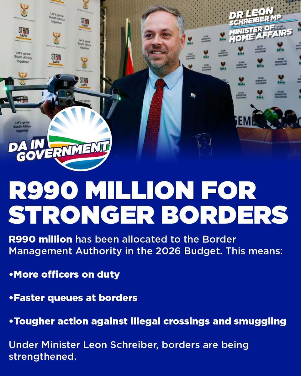 Our_DA's tweet photo. 🇿🇦 Over R900 Million has been invested towards securing SA’s borders!

This means more boots on duty, faster border queues and stronger action against illegal crossings and smuggling. 

Under DA Minister Leon Schreiber, we’re building safer and more secure borders. https://t.co/DdfHNUjvxh