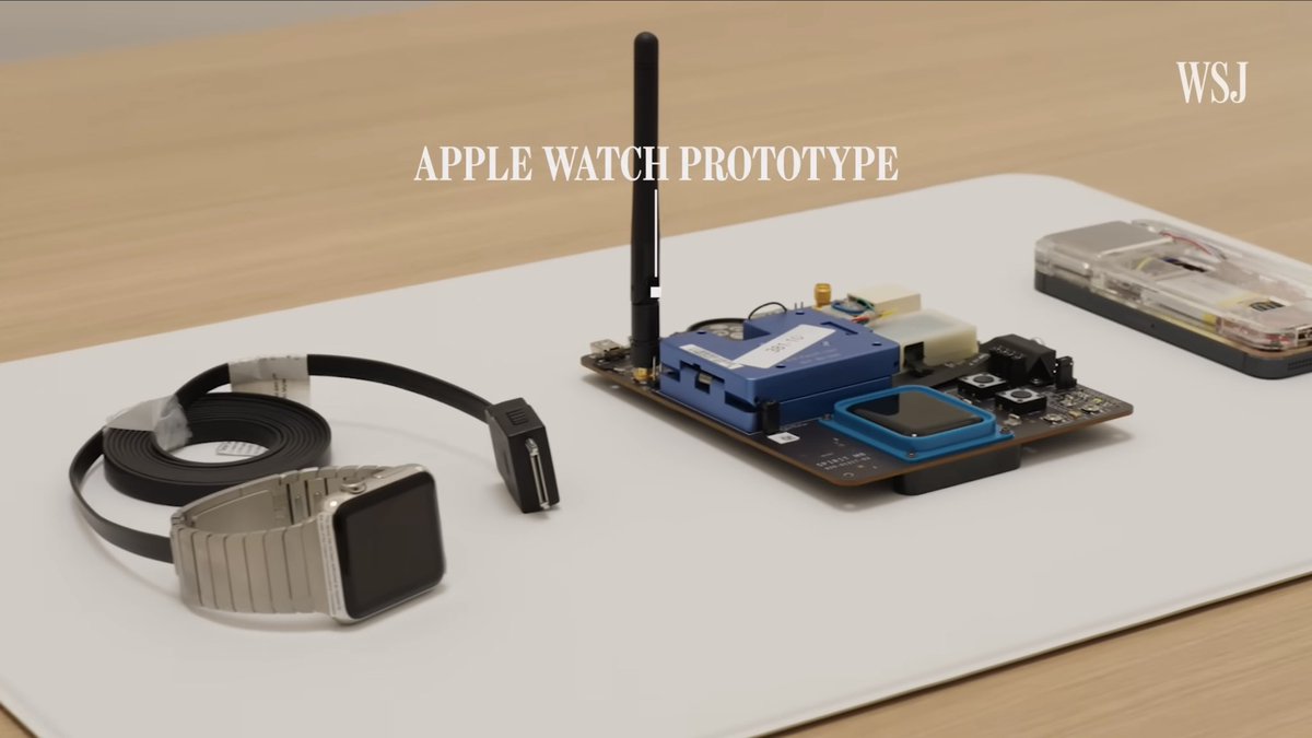 javilosana's tweet photo. #Apple50 

Tim Cook abre los archivos de Apple a The Wall Street Journal

🔗 https://t.co/0IBnzFlj5a

Cook ha abierto por primera vez los archivos históricos de la empresa al periodista Ben Cohen, de The Wall Street Journal, ofreciendo una mirada única a los prototipos de algunos de sus productos más emblemáticos, como el iPod y el iPhone.

Durante la entrevista, Cook repasó los momentos clave que definieron la evolución de Apple y compartió su visión sobre el éxito, el fracaso y la innovación constante que caracteriza a la compañía. Cook también reflexionó sobre el legado que Steve Jobs dejó en la cultura empresarial de Apple.

La entrevista concluye con una sorpresa procedente de los propios archivos del Wall Street Journal.