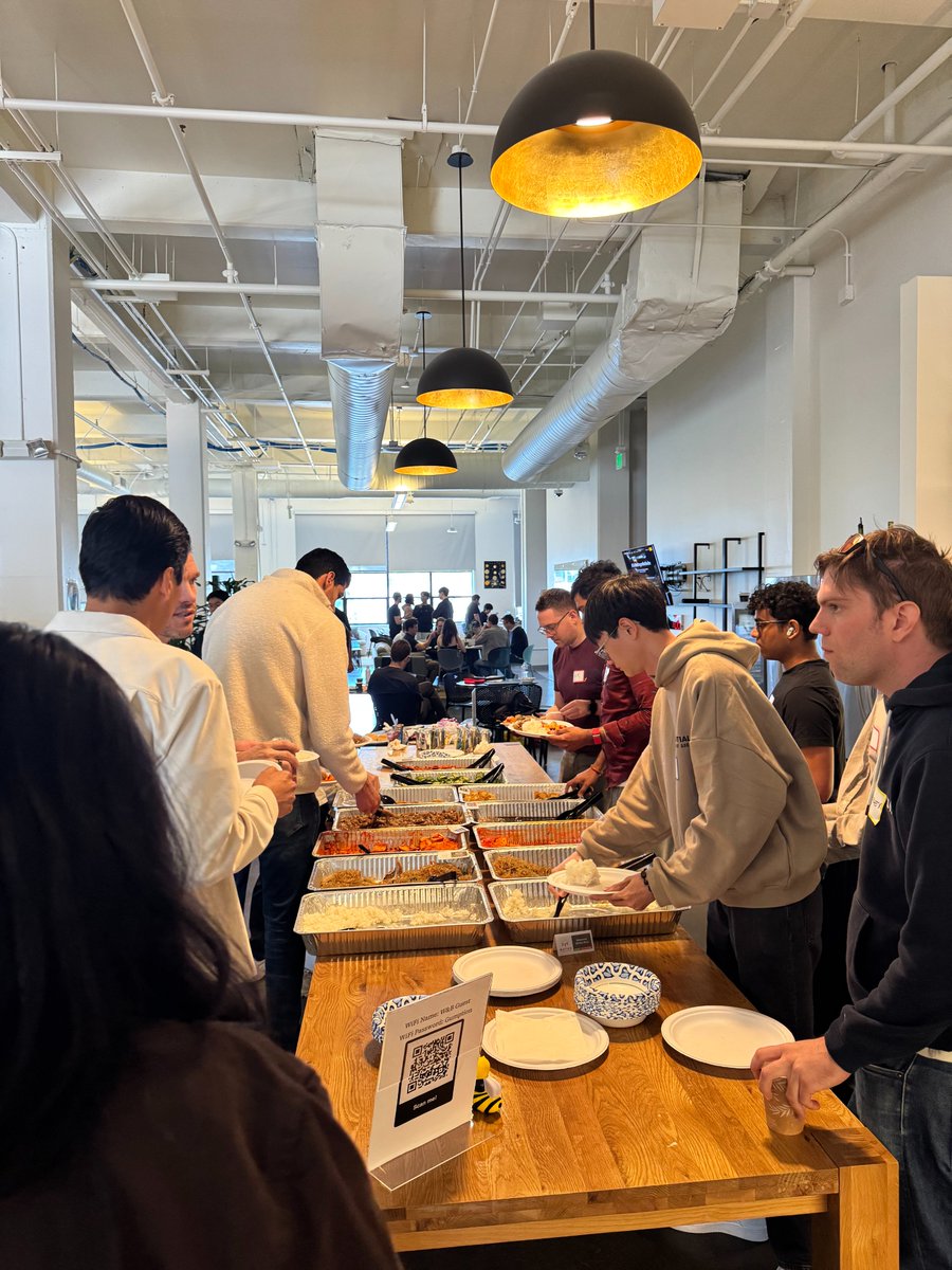 donsukke's tweet photo. 何のアテもなくシリコンバレーに乗り込み、OpenAIのバイブコーディングハッカソンに出場。お昼ご飯が美味しくてちょっと昼寝したら時間切れで予選敗退した後、Tenderloinでゾンビ観察。
LAにも寄っていつものようにはじめちゃんと肉焼く動画撮った。 https://t.co/aD5EXOCokD