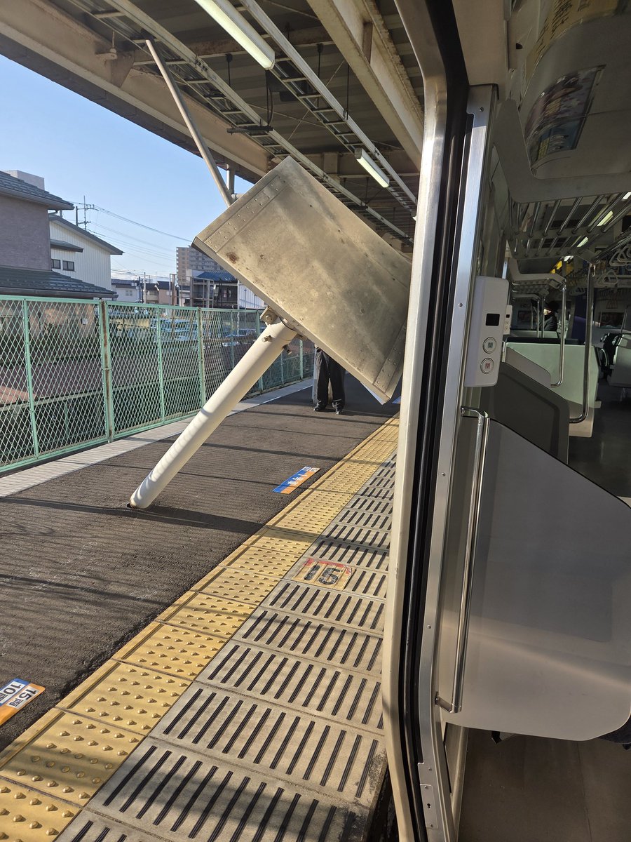 こうぺん tweet media