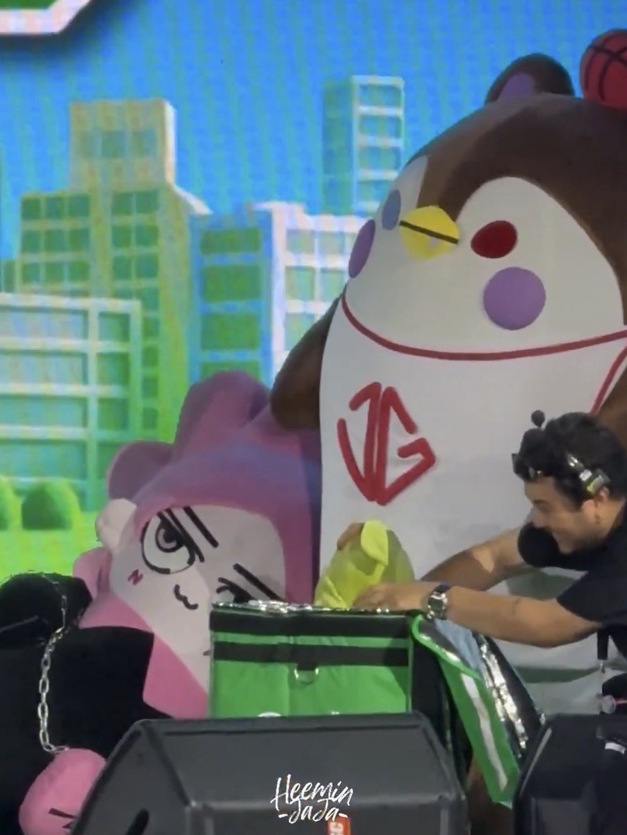 tear ᡣ𐭩ྀིྀི tweet media