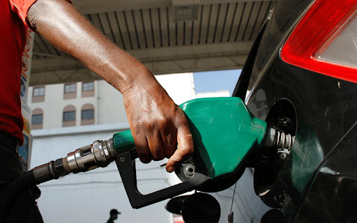 Afclad_org's tweet photo. When fuel prices rise, workers feel it first.

In South Africa, the latest hike is one of the largest in recent history. For many, it means choosing between transport and basic needs.

But must workers always absorb the shock?

Flexible work, fair allowances, and dialogue are possible.

#AfCLAD #WorkersRights #MovementMonitor