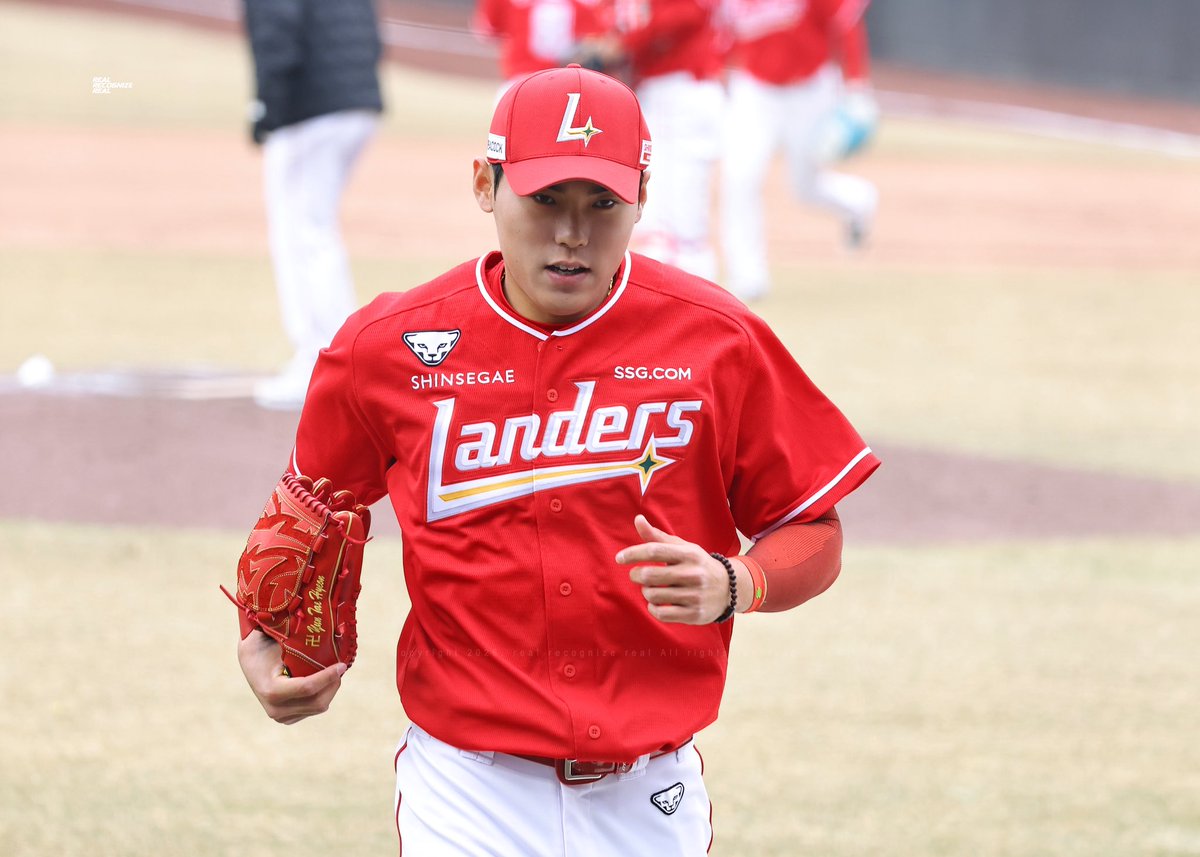 Real Recognize Real tweet media