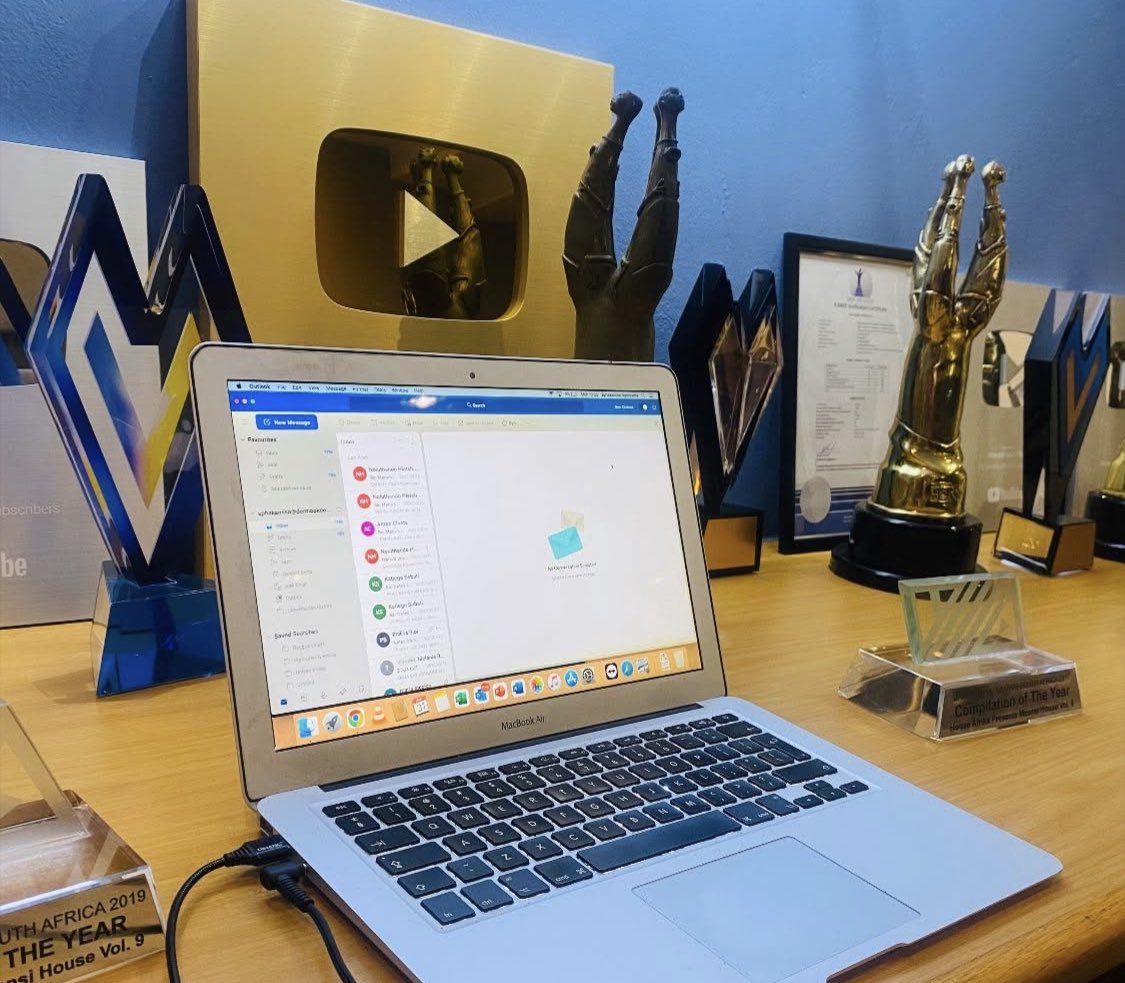 sphaka ngonyama tweet media