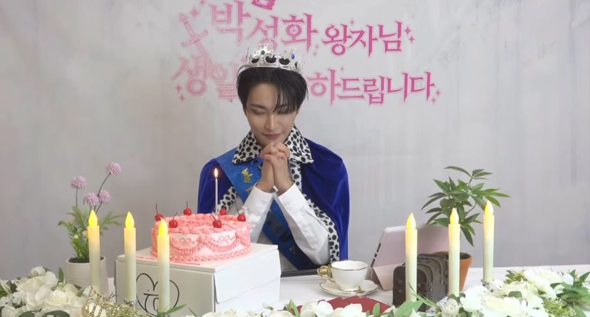lolipop210_'s tweet photo. Wish you all the happiness in life and the best of everything.. Happy Birthday!🩷🎂 (03-04-1998)
#SEONGHWADAY #ATEEZ https://t.co/UIqiJkmUTy
