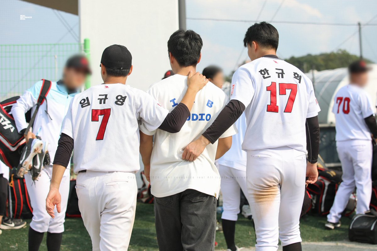 Real Recognize Real tweet media