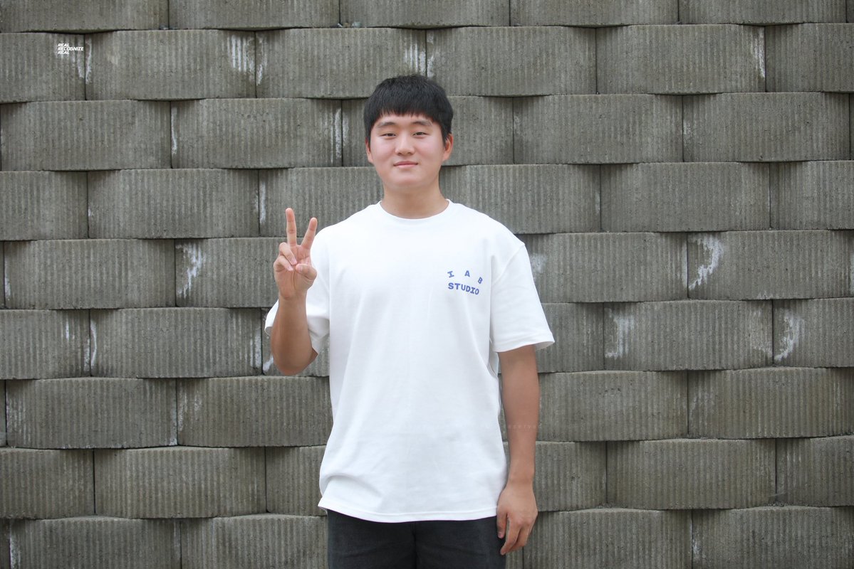 Real Recognize Real tweet media