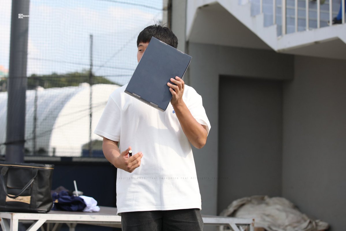 Real Recognize Real tweet media