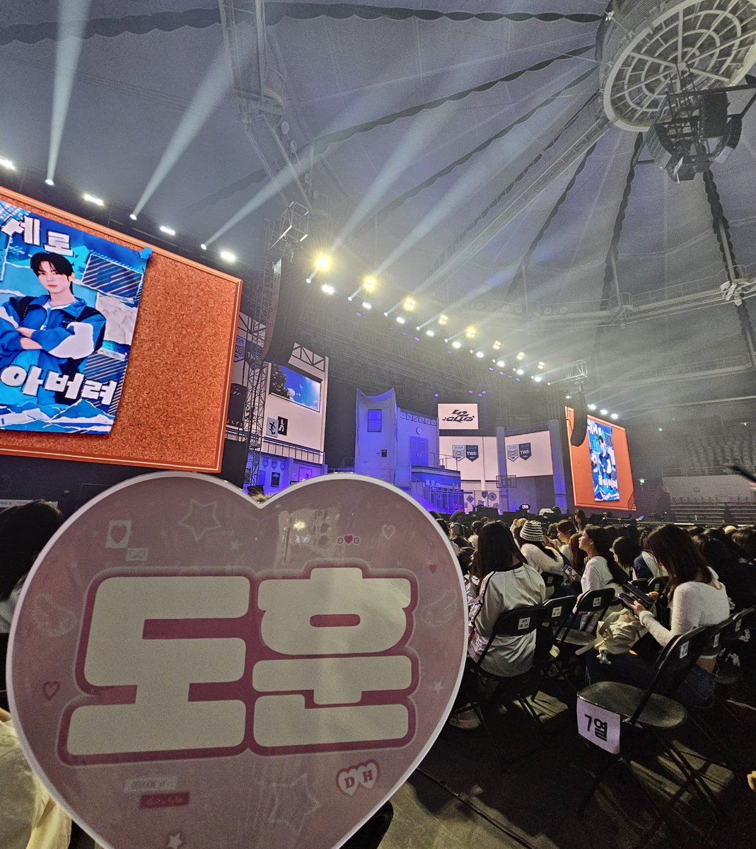 fav130's tweet photo. 다시핸드볼로보내조 🪽 https://t.co/24NeQdnfVy