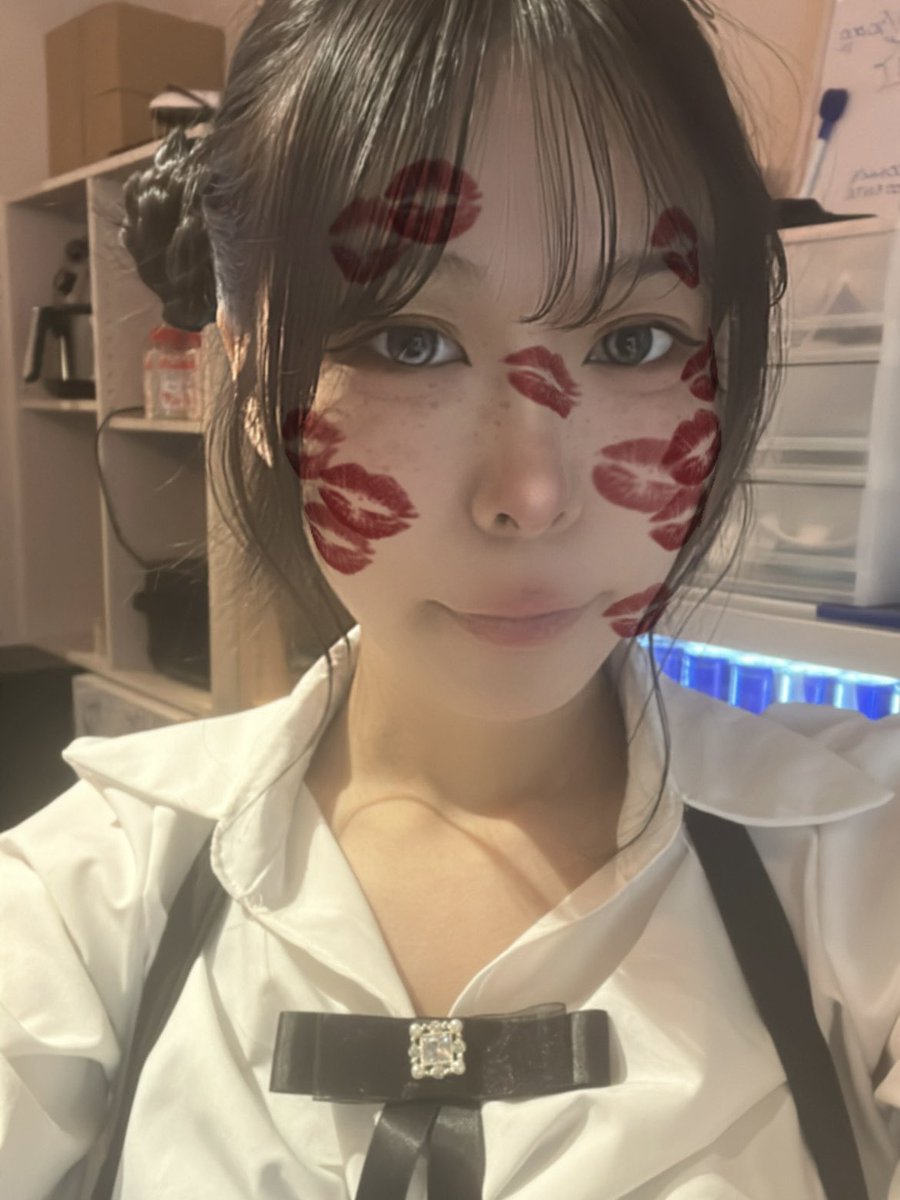 ほんじつはｺﾁﾗ 💁🏻 ⸝⸝꙳
とっぴーちゃんおめでとう会👶🏻🌼
ｻｲﾄﾞに、とっぴーと言えば‼️AOF‼️

今日はいつも通りおだんごちゃんです
ネイル変えてうきうきです🎶
pokerfans.jp/events/2103928