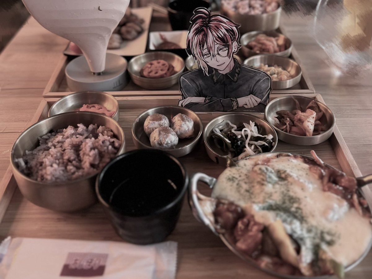 __fns_51o's tweet photo. 私とおばあちゃんと🦋の3人で新大久保デートに行ってきました꒰՞ ܸ. .ܸ՞꒱♡
タッカルビもケーキも美味しすぎて満足😍 https://t.co/z9fjU3s2XK