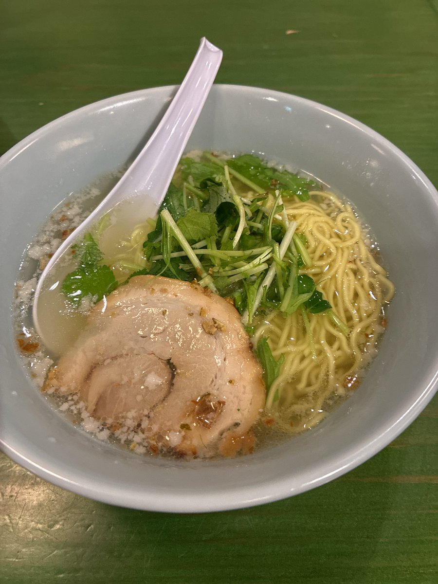 makebono1's tweet photo. 新横浜ラーメン博物館
六角家1994 ミニラーメン

琉球新麺　通堂
ミニ通堂うま塩ラーメン 新・おんな味 https://t.co/hJyXLhwznb