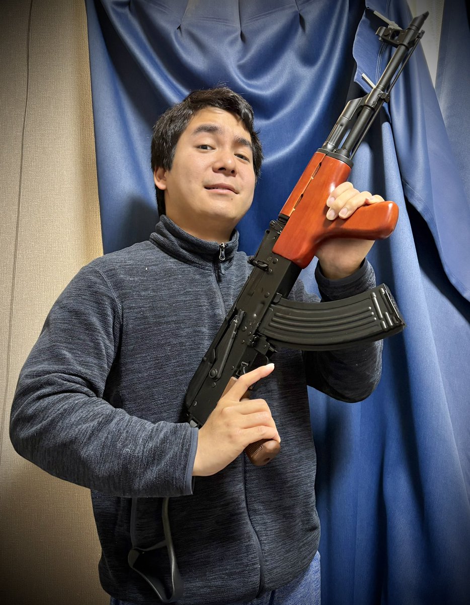 ふぁいやふらい tweet media