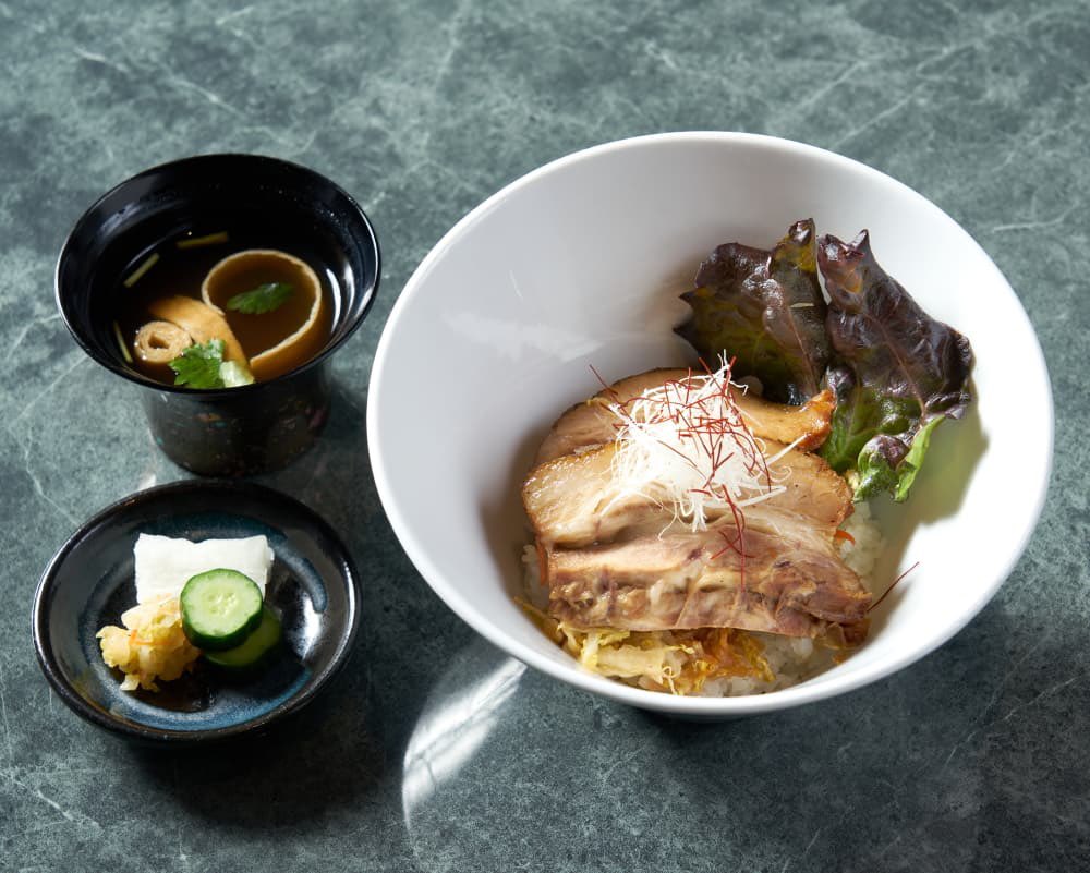 4月7日(火)のランチから天繁自家製スペイン産栗豚の角煮チャーシュー丼が登場‼️それもなんと 税別900円‼️スタート当日7日だけは大大サービスで先着35名様に限り なな何と税別700円 #超お得ランチ丼 #大阪上本町 #新歌舞伎座 #シェラトン #近鉄 #老舗料理屋 #歓迎会得々プラン #飲み会 #ラグジュアリー