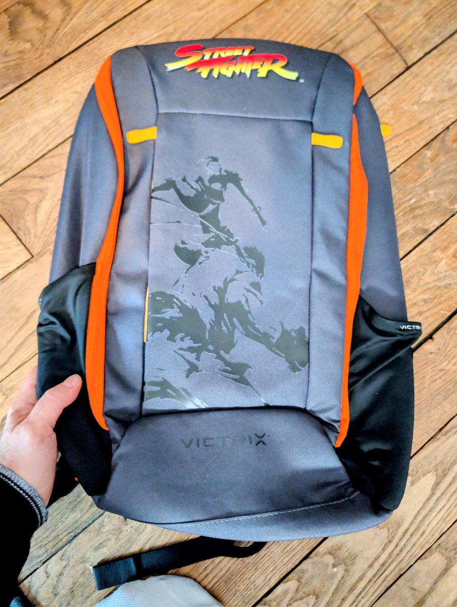 GDorison's tweet photo. [LIVE]
Ce soir à 20h, c'est #ragequit 🔥

Grâce à nos partenaires @VictrixPro &amp; @TurtleBeachFR , on va vous faire gagner les items CRAX de leur collection Street Fighter ❤️

➡️ Le PRO KO 😍
➡️ Le Tournament Backpack 🔥

RDV 20h sur Twitch/youtube Asenkatv https://t.co/ydyIhfppwx
