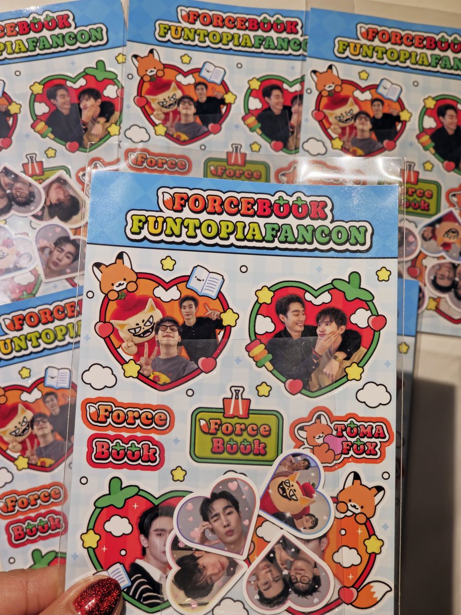 ppimnamepat_'s tweet image. ของจริงน่ารักมาก แวะมารับกันได้นะคะ 

Giveaway -- ( 🦊🍅❤️ )
 
: Sticker ( a6 ) 
: Sticker (รูปหัวใจ)  * 4 ชิ้น *

03/4 : 40 set
04/4 : 30 set

📍 Union Mall
🗓️ 3-4 April 2026 

แวะมารับน้องกันด้วยนะคะ ❤️🤏🏻

 #ForceBookFancon
#forcebook #fforce_  #kasibook  #ฟอสบุ๊ค ❤︎