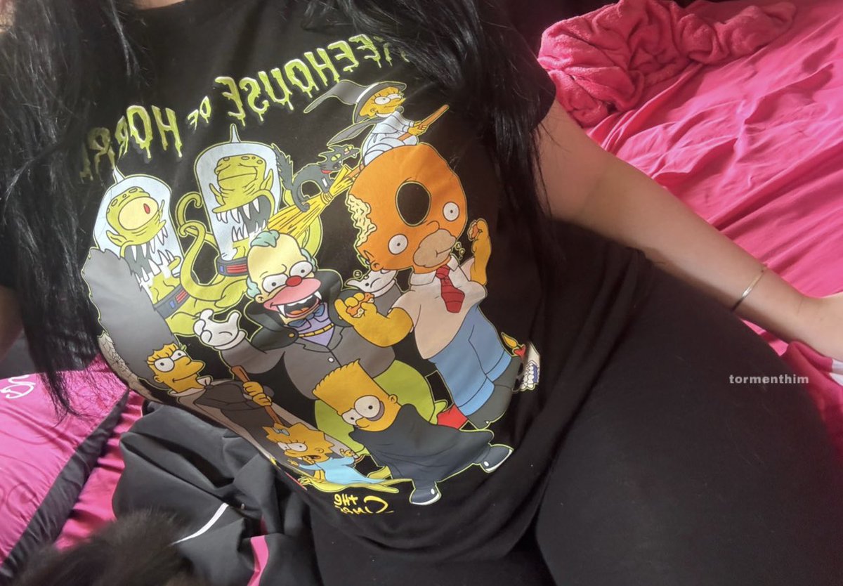 lara ☠︎︎ tweet media