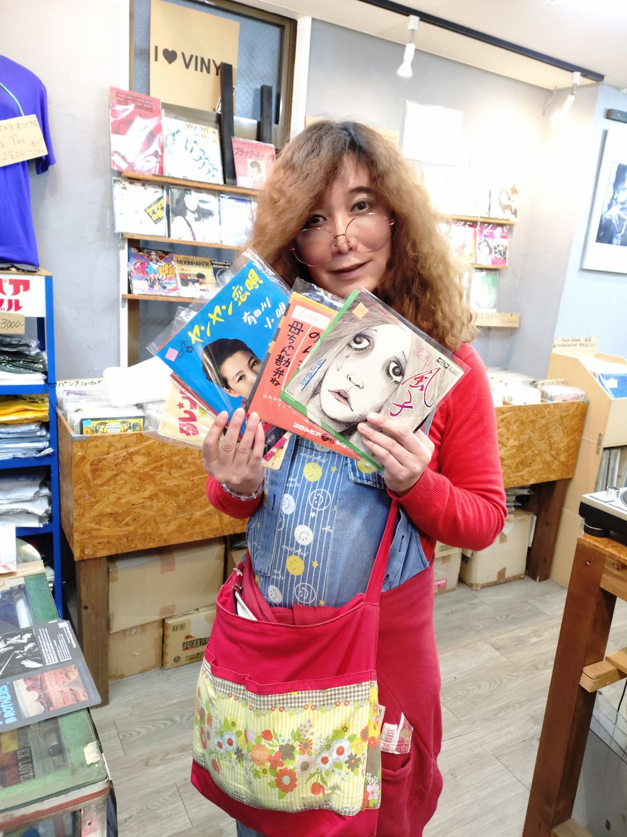 7inch_hayakawa's tweet photo. 当店の地元相模原出身の
ムード歌謡漫談.ムード歌謡歌手
タブレット純氏にご来店いただきました。
ありがとうございます。
#タブレット純 #ムード歌謡漫談 #ムード歌謡 #昭和歌謡 #相模原 https://t.co/IBpICSKegc