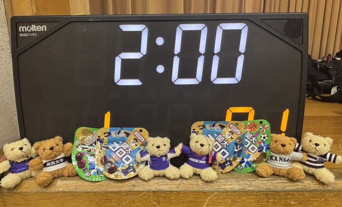 明日開催🔥
『スポーツでつながろう！新入生歓迎マッチ男子バレー「関西大学対同志社大学」』が4月3日（金）15時から千里山キャンパス東体育館2階アリーナで開催🏐
来場者全員に関大コロロプレゼント🎁
抽選で20人にカイザーズベアが当たります🧸💞
ぜひ足をお運びください！
kansai-u.ac.jp/sports/news/de…