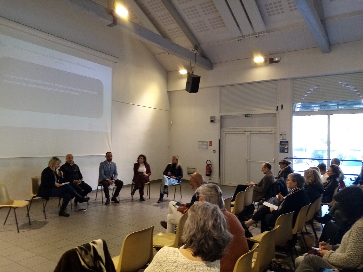 Dsden07's tweet photo. La Journée Académique de l’Expérimentation s’est déroulée autour du thème « Interactions et innovation : transformer les temps et les espaces d’apprentissages ». Cette rencontre a offert aux participants un espace d’échanges riches autour des pratiques pédagogiques innovantes. https://t.co/rhxgeBqQZ8