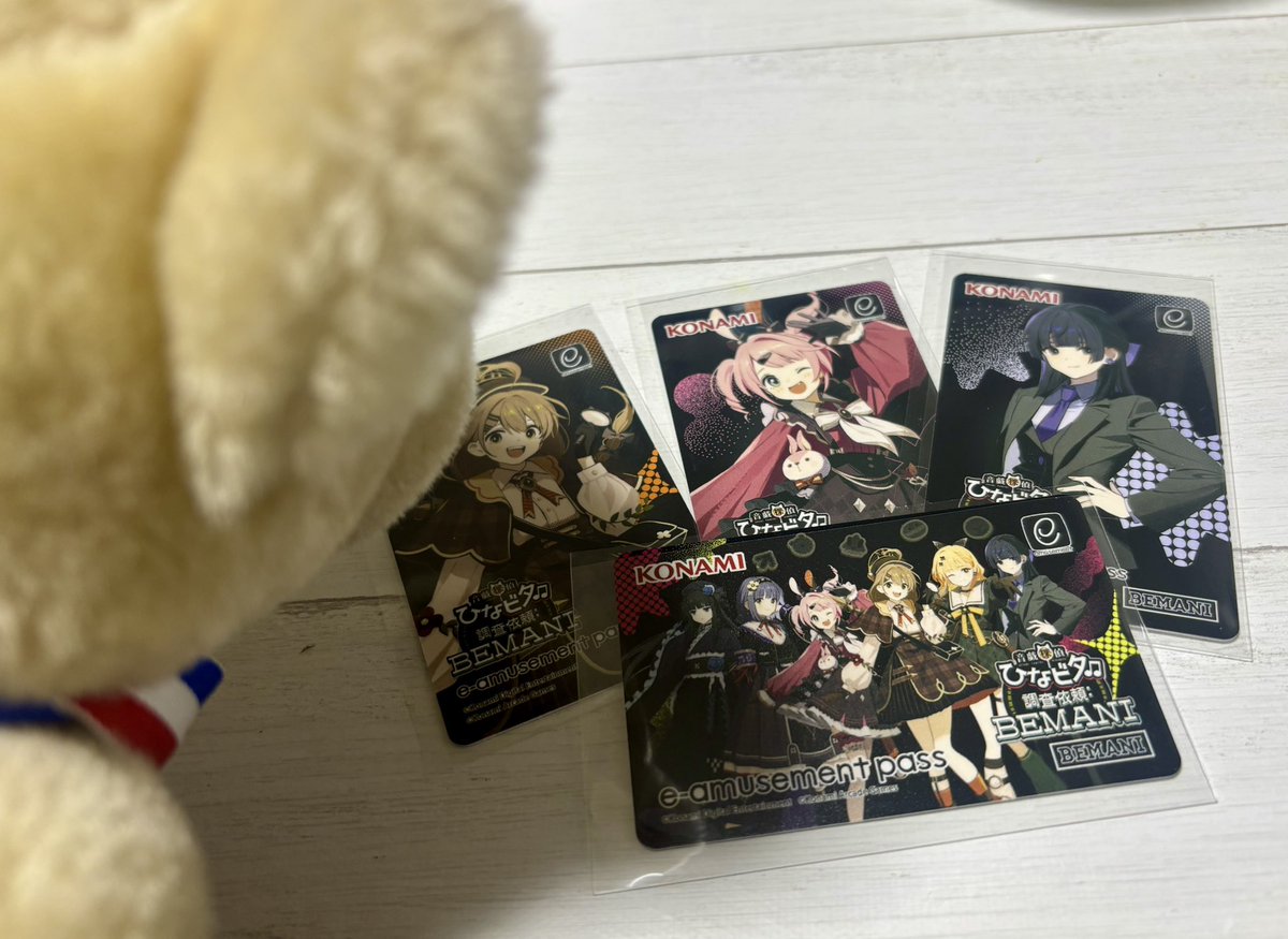mement_bemani's tweet photo. 🐻「この封筒の山は…」
めめ「KONAMI様からね…」
🐻「音戯探偵イーパス!!!」
めめ「カードの質感がマットで好きよ…」
#ひなビタ♫
#BEMANI
#eAMUSEMENT https://t.co/MFjtScvOkE