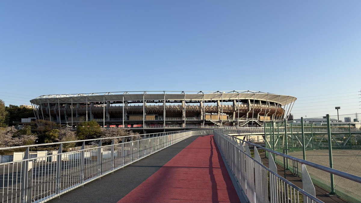 grun_1's tweet photo. 瑞穂陸上競技場4/2
北側のループは歩けます。 https://t.co/YOGbaDfwMA