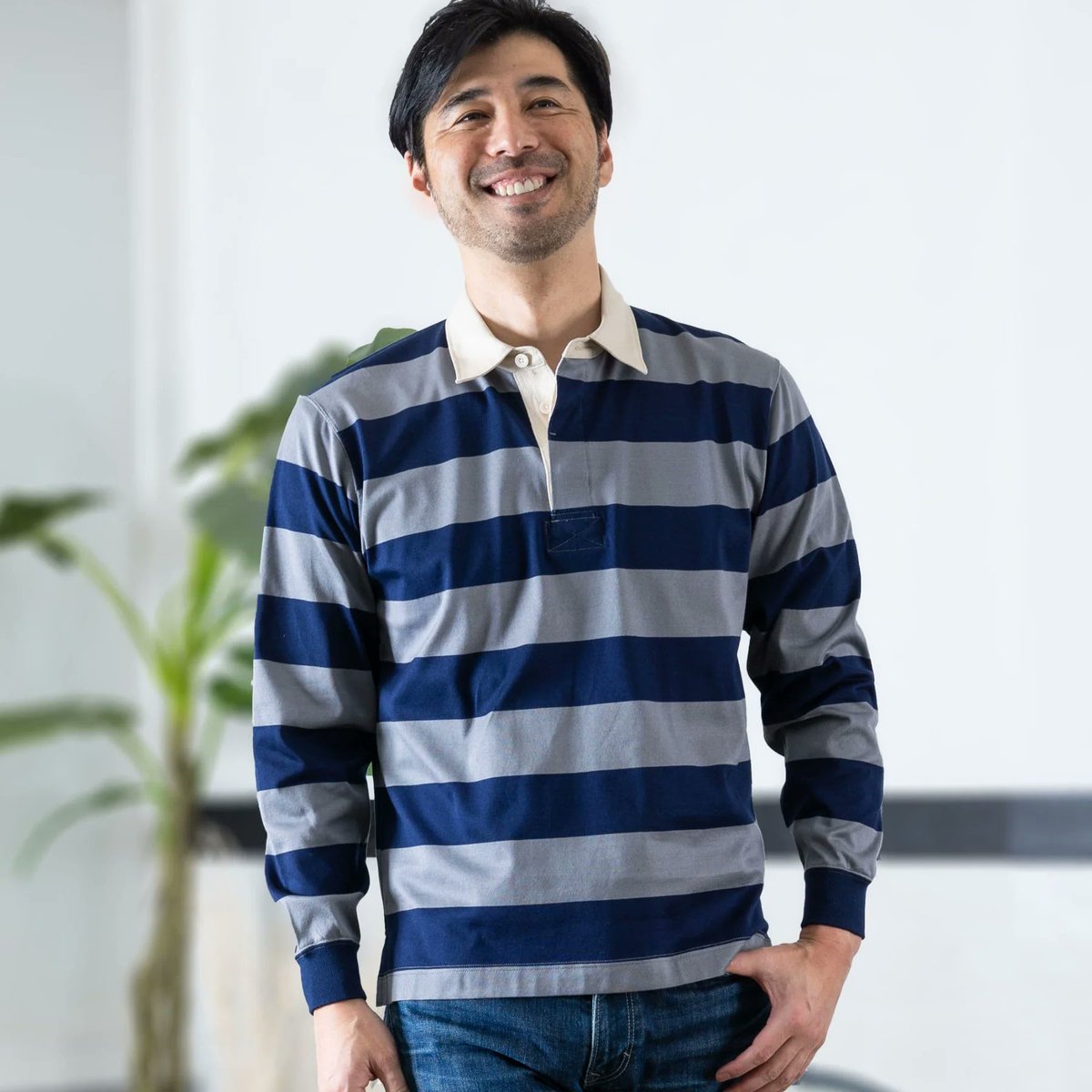 circle_labo's tweet photo. 【光沢感溢れる #ラガーシャツ 】
#スーピマコットン 素材を、紡績と編立の2段階でシルケット加工を施した #ダブルシルケット 生地を使用しました。カジュアルさと品格を兼ね備えた逸品です。 #サークルラボホワイトレーベル
こちらは #イングランドタイプ となります。 https://t.co/TF9fbFwobh https://t.co/617rnBK20b