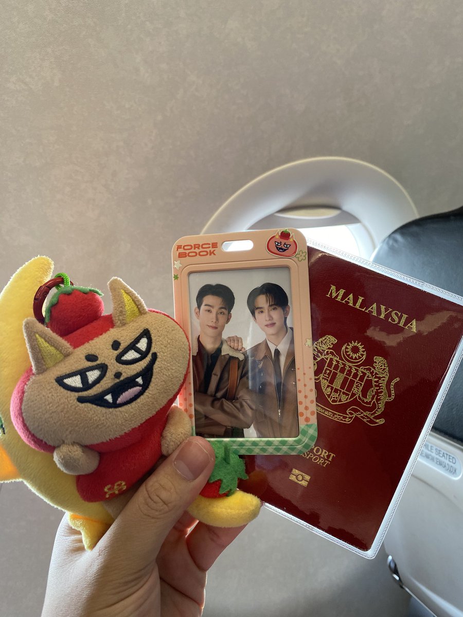 Waniqmal16's tweet image. From 🇲🇾 for #Forcebook

#forcebookfancon