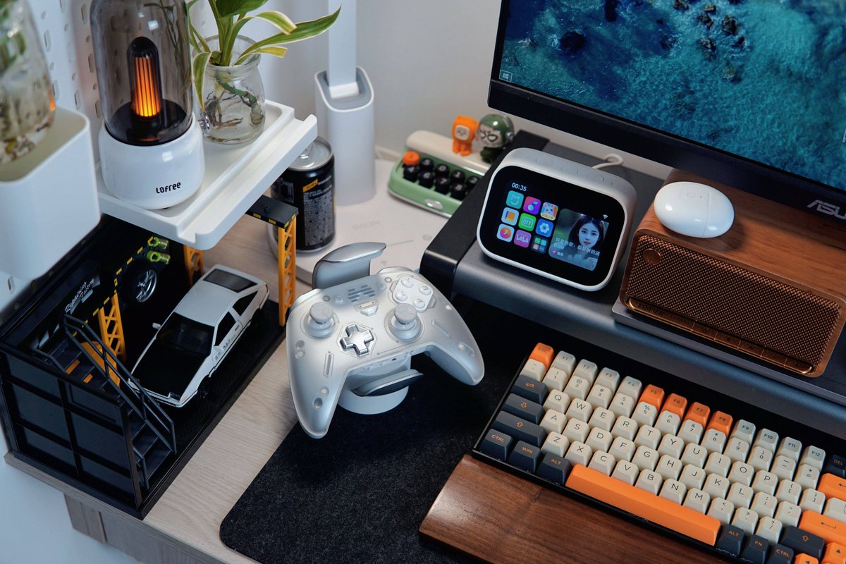 CharlotteECan's tweet photo. "Woke up, grabbed my controller, and dived into [Game Name]—today’s grind Leveling my main character’s ultimate skill! Who’s joining the chaos later  #GamingDaily" https://t.co/FvUIel722I