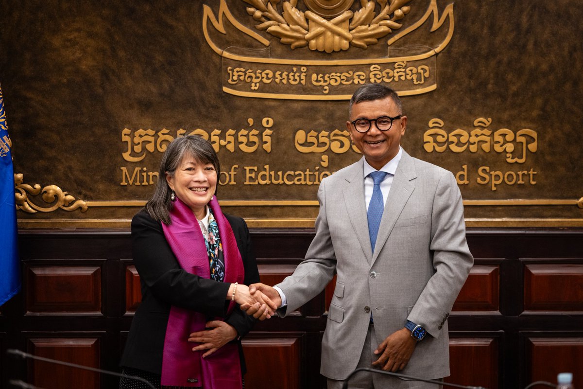 UNICEFCambodia's tweet photo. @JuneUNICEF, Regional Director for @UNICEF_EAPRO, concluded her visit to Cambodia yesterday, reaffirming commitment to every child’s rights. She met the Ministers of Health and Education and called for stronger investment in children at the DPoA review. https://t.co/53vFMGEIIl