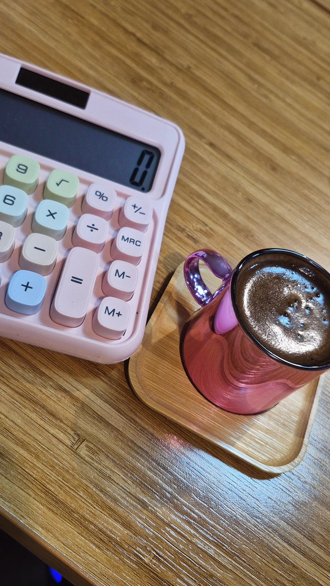 tugbaaakcc's tweet photo. Yeni güzelliklerim prensesliği muhasebeye taşıyalım🌸😅 https://t.co/xl6vNtMtlH