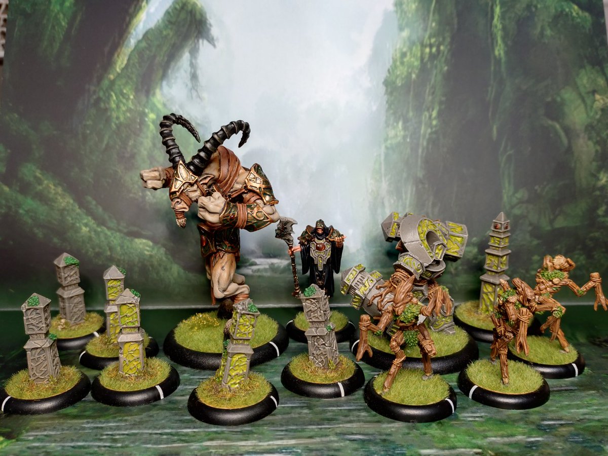 hm120387's tweet image. 先日、　#CircleOrboros　を始めるよという方を見かけて、そういや自分もいくつか塗ったなと思い出したので引っ張り出してみました。
今見ても良い造型だなぁ。
#HORDES
#PRIVATEERPRESS