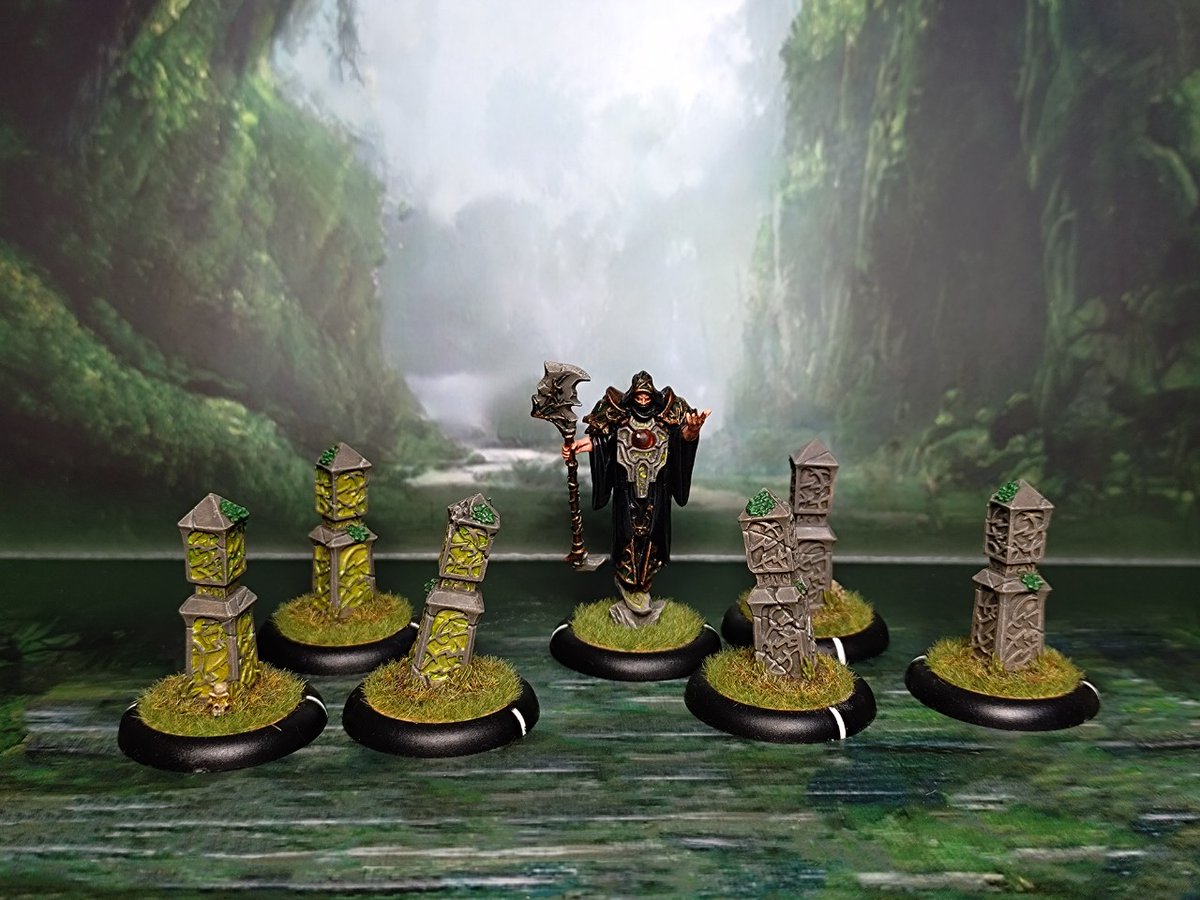 hm120387's tweet image. 先日、　#CircleOrboros　を始めるよという方を見かけて、そういや自分もいくつか塗ったなと思い出したので引っ張り出してみました。
今見ても良い造型だなぁ。
#HORDES
#PRIVATEERPRESS