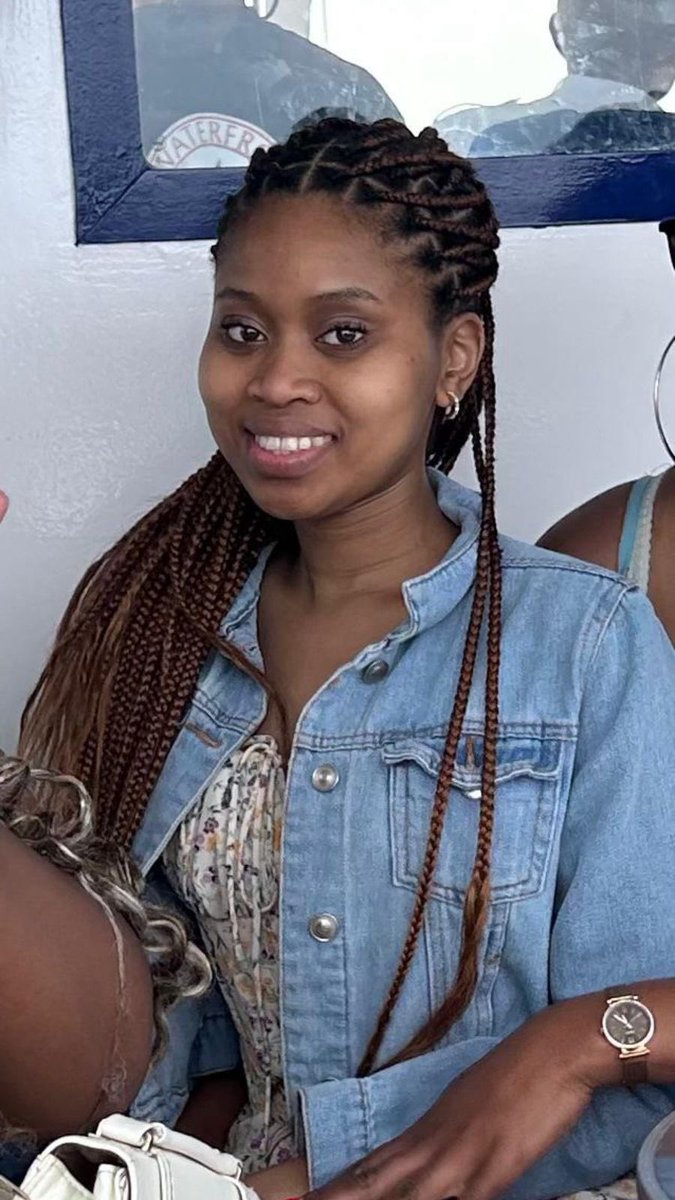 Man’s NOT Barry Roux tweet media