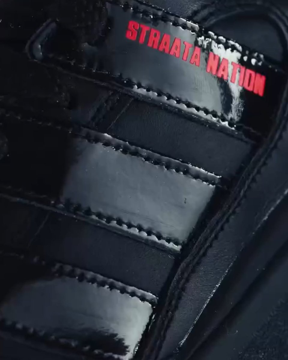 rapkulture_za's tweet photo. FOCA x ADIDAS 👟

Focalistic has his own Sneakers x Adidas ‘FocaForum 2000’ releasing soon 👟🐐 https://t.co/EsBcRmK16o