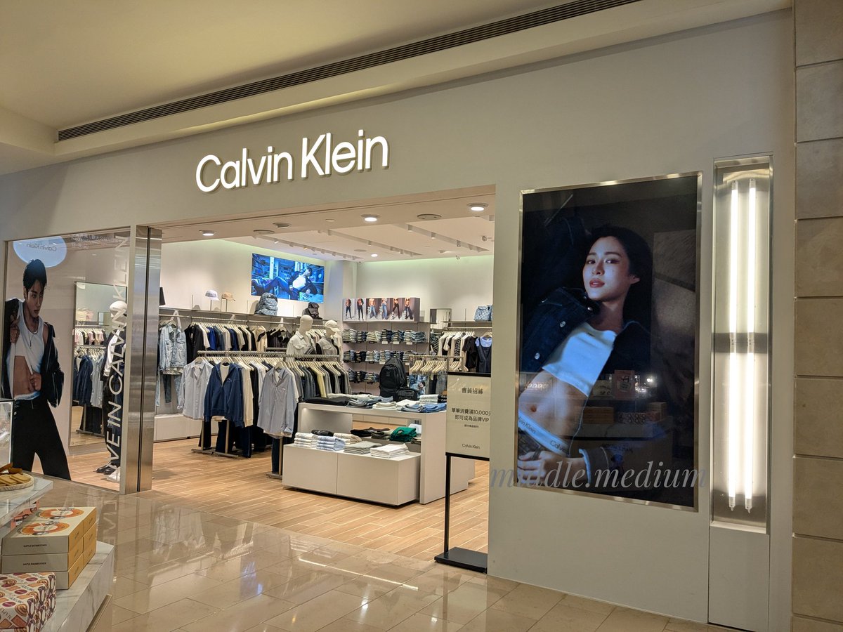 middle.medium tweet media