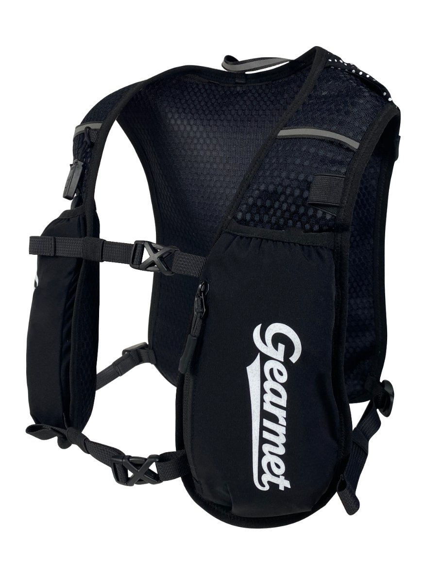 lunadu0514's tweet image. 🏃‍♂️💨 Ready to conquer your next run? Our new black hydration vest is here to keep you going! Lightweight, breathable design with secure storage. Stay hydrated, stay focused! 

#Dowsen #NewDesign #RunningVest #HydrationVest